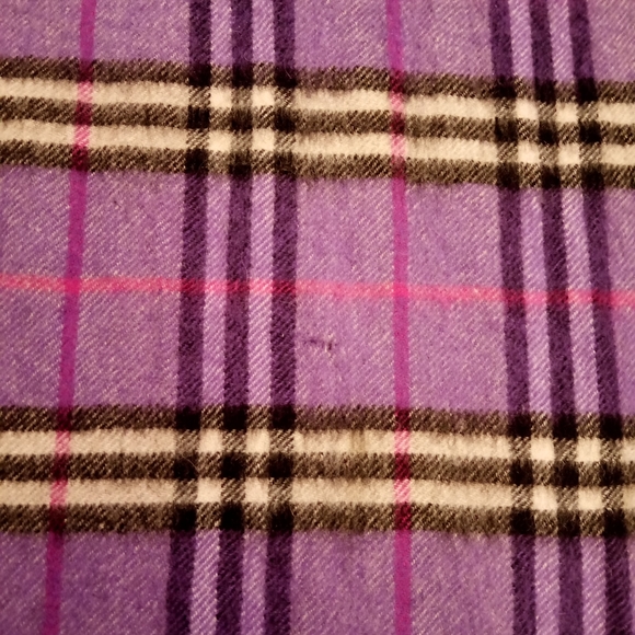 Burberry Vintage Cashmere Purple Nova Check Fringe Scarf - Picture 7 of 8